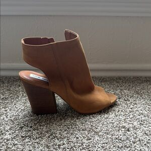 NWOT-Steve Madden Brown Open-Toe Heeled Shoe